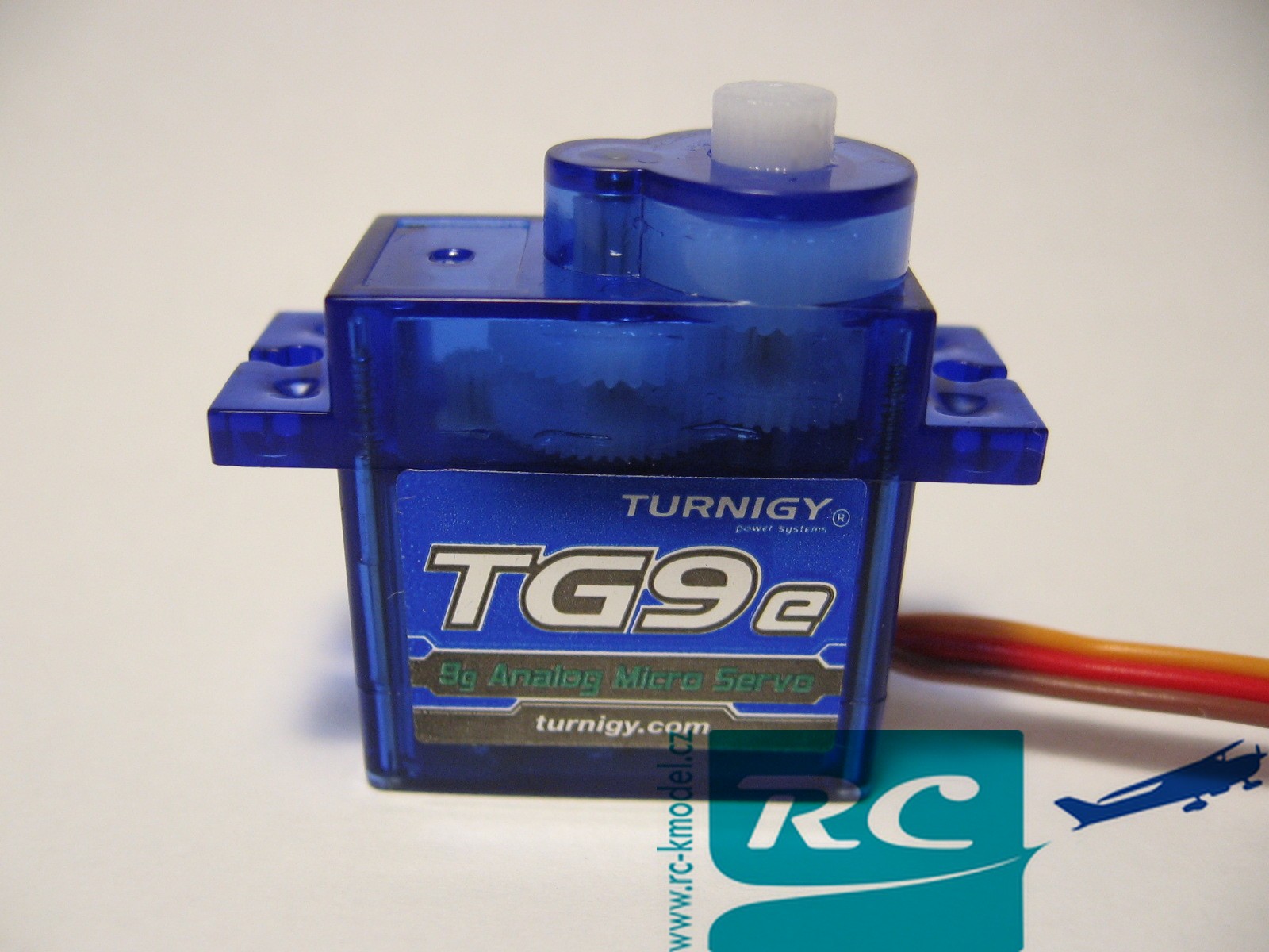Servo Turnigy TG9e 9g - 1.5kg - verze s dlouhým kabelem 